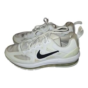 Nike Air Max White Sneakers with Black Swoosh Men Size 7